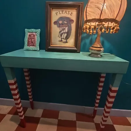 לינה וארוחת בוקר Maison Deco 3*