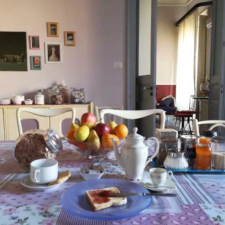 Maison Deco Bed and Breakfast 3*