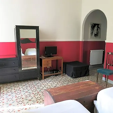 Maison Deco B&B