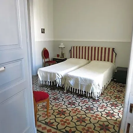 Maison Deco B&B